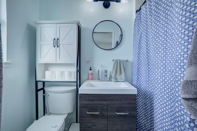 2660 Aramon Dr, Rancho Cordova, CA 95670