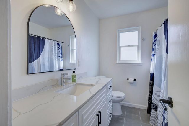 2660 Aramon Dr, Rancho Cordova, CA 95670