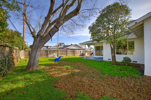 2660 Aramon Dr, Rancho Cordova, CA 95670