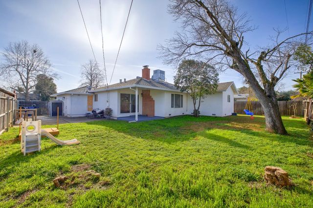 2660 Aramon Dr, Rancho Cordova, CA 95670