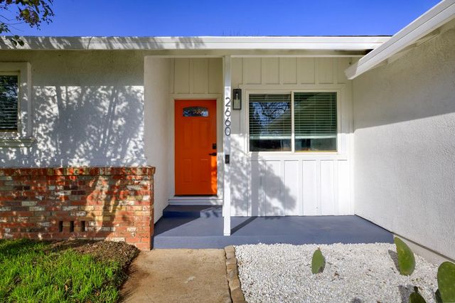 2660 Aramon Dr, Rancho Cordova, CA 95670