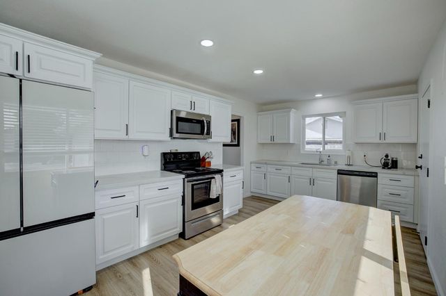 2660 Aramon Dr, Rancho Cordova, CA 95670