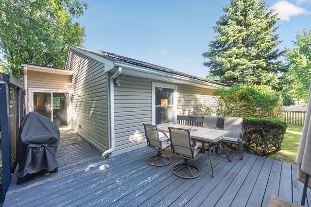 326 Danbury Drive, Naperville, IL 60565