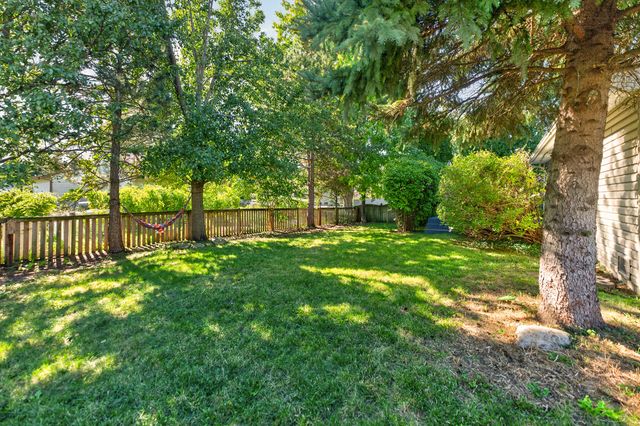 326 Danbury Drive, Naperville, IL 60565