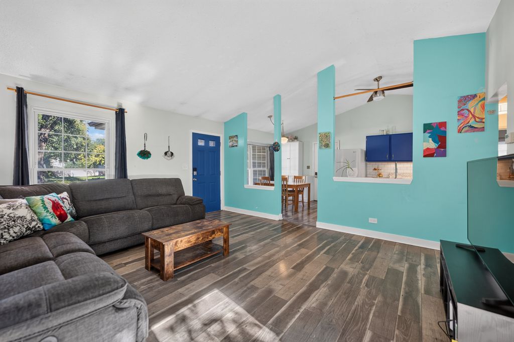 326 Danbury Drive, Naperville, IL 60565 — photo 5
