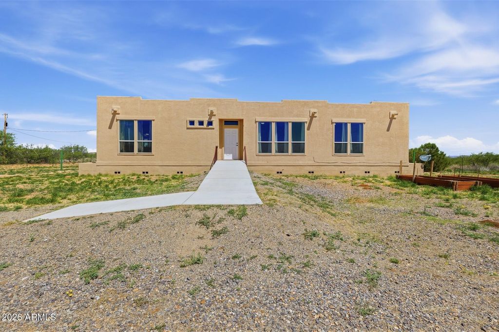 Image 3 of property listing at 3216 N Mesquite Road, Cochise, AZ 85606