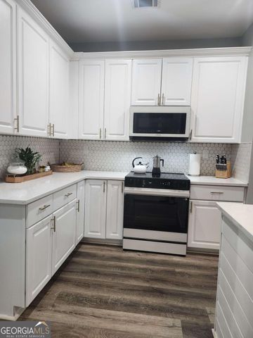 1955 Barrett Knoll Circle NW, Kennesaw, GA 30152