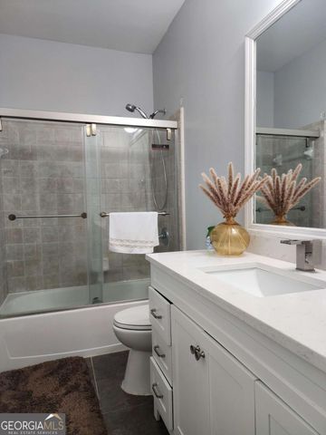 1955 Barrett Knoll Circle NW, Kennesaw, GA 30152