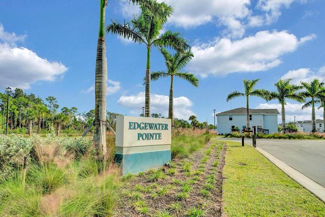 5748 SE Edgewater Circle, Stuart, FL 34997