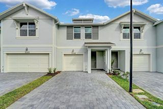 5748 SE Edgewater Circle, Stuart, FL 34997