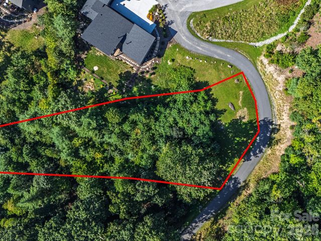 52 Lemongrass Trail, Hendersonville, NC 28791