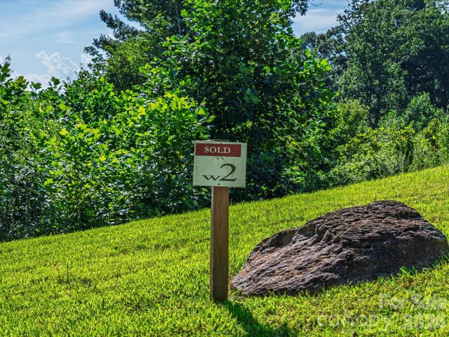 52 Lemongrass Trail, Hendersonville, NC 28791