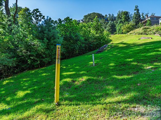 52 Lemongrass Trail, Hendersonville, NC 28791