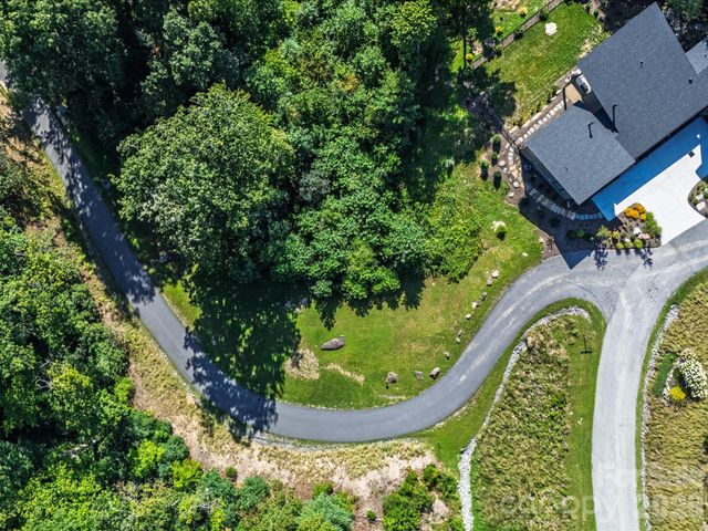 52 Lemongrass Trail, Hendersonville, NC 28791