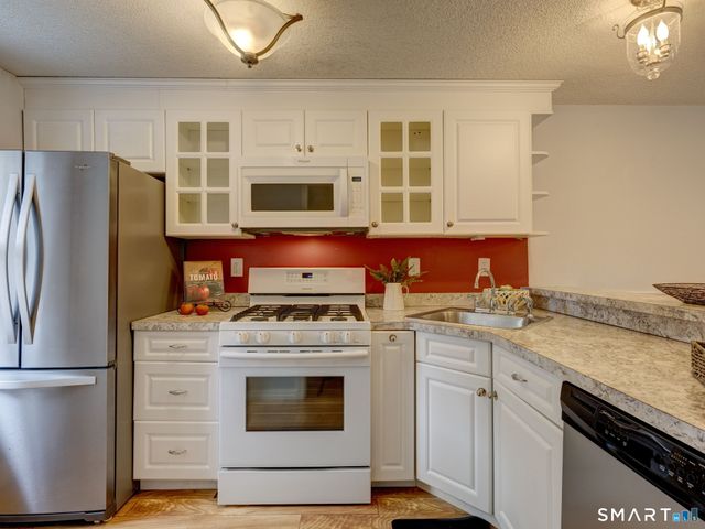 10 Butternut Lane 10, Rocky Hill, CT 06067