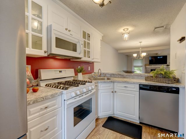 10 Butternut Lane 10, Rocky Hill, CT 06067