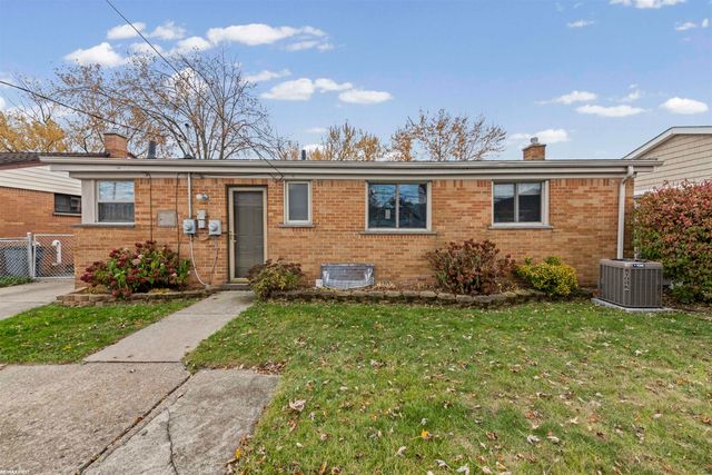 21301 Briarcliff Street, St Clair Shores, MI 48082