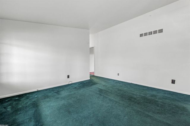 21301 Briarcliff Street, St Clair Shores, MI 48082