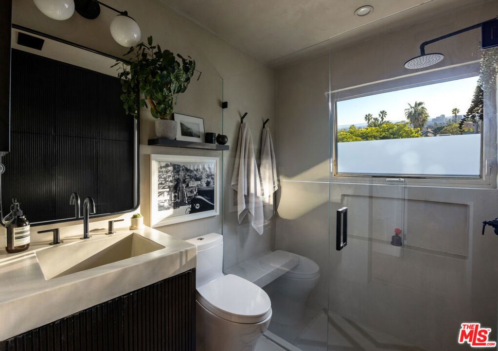 Image 12 of property listing at 1818 Micheltorena Street, Los Angeles, CA 90026