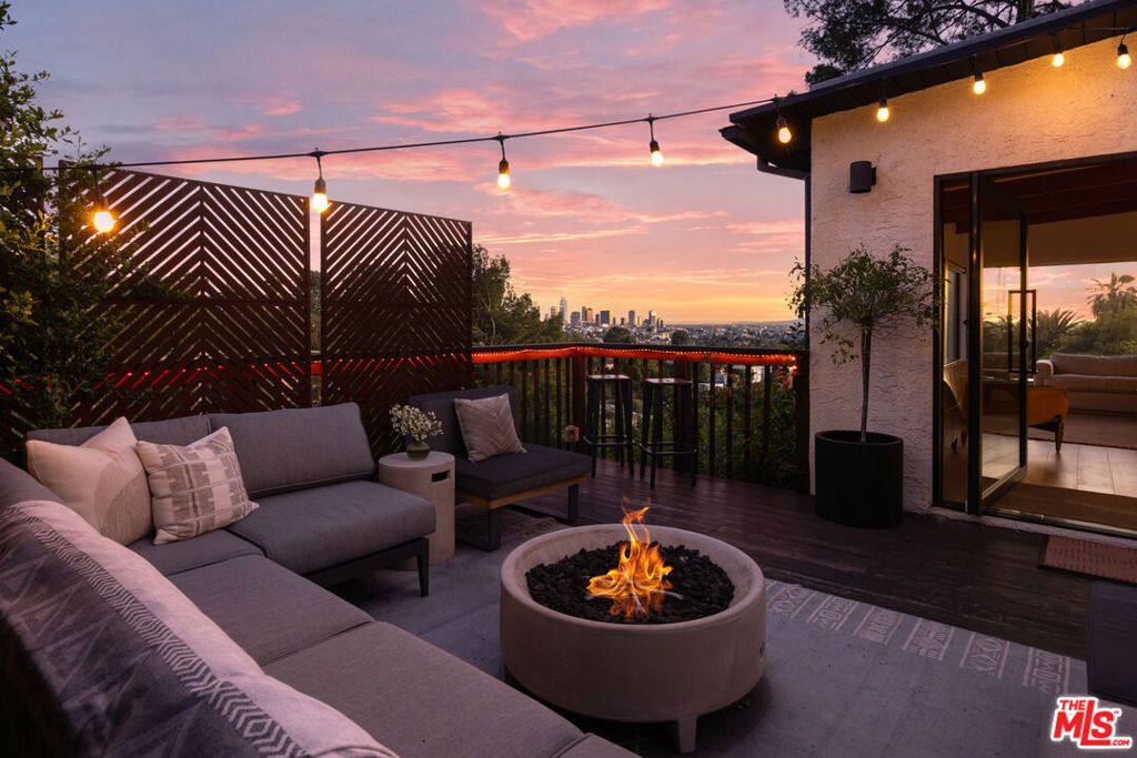 Image 15 of property listing at 1818 Micheltorena Street, Los Angeles, CA 90026