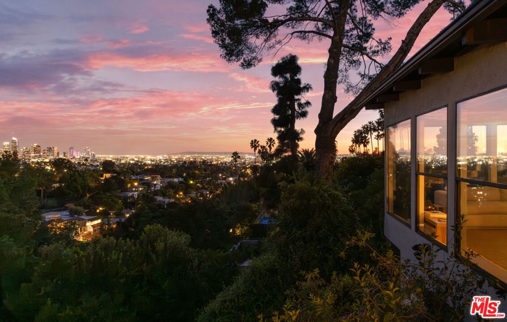 Image 17 of property listing at 1818 Micheltorena Street, Los Angeles, CA 90026