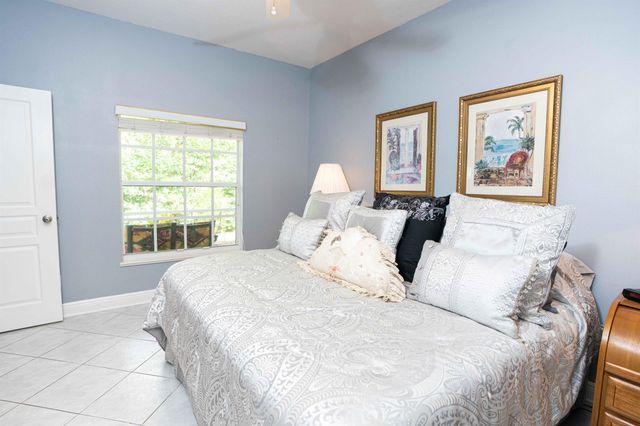 665 NE Bent Paddle Lane, Port St Lucie, FL 34983