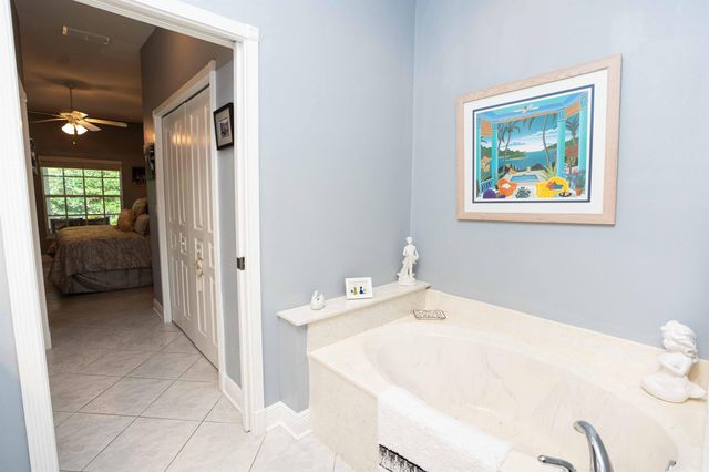 665 NE Bent Paddle Lane, Port St Lucie, FL 34983