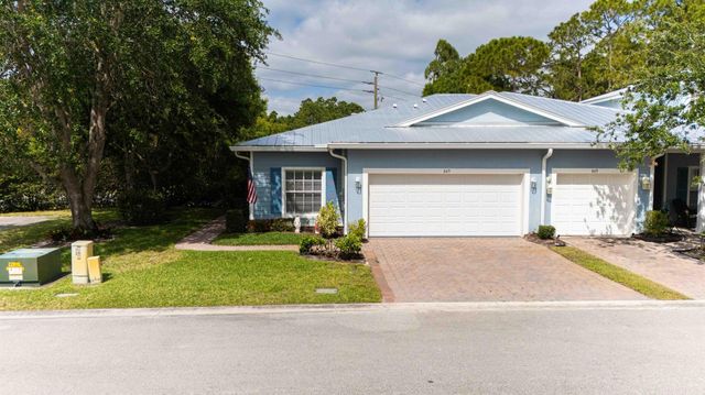 665 NE Bent Paddle Lane, Port St Lucie, FL 34983