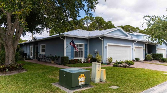 665 NE Bent Paddle Lane, Port St Lucie, FL 34983