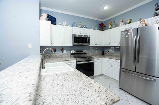 665 NE Bent Paddle Lane, Port St Lucie, FL 34983