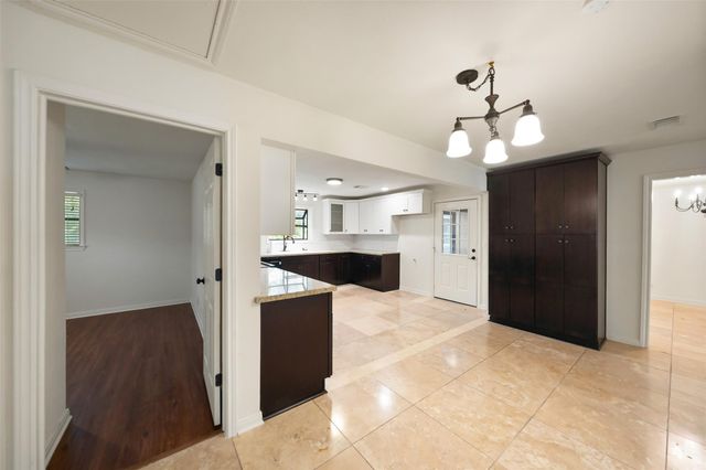 83 County Road 3189c, Cleveland, TX 77327