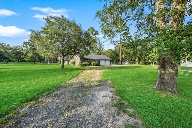 83 County Road 3189c, Cleveland, TX 77327