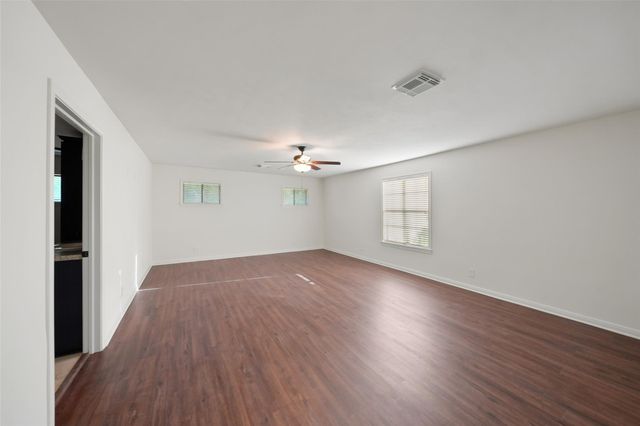 83 County Road 3189c, Cleveland, TX 77327