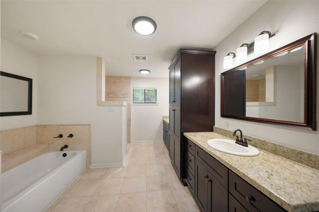 83 County Road 3189c, Cleveland, TX 77327