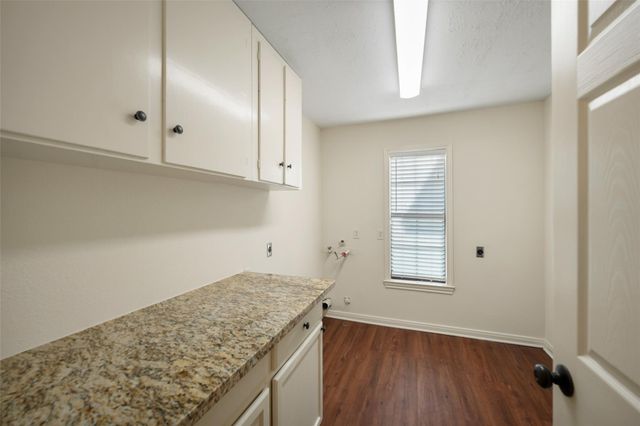 83 County Road 3189c, Cleveland, TX 77327