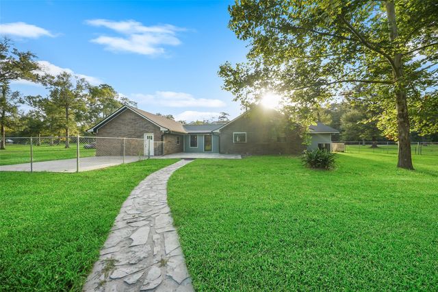 83 County Road 3189c, Cleveland, TX 77327