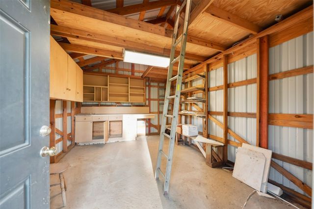 83 County Road 3189c, Cleveland, TX 77327