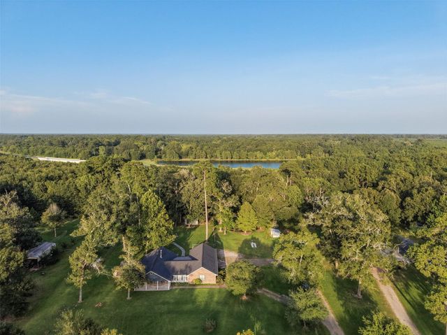83 County Road 3189c, Cleveland, TX 77327
