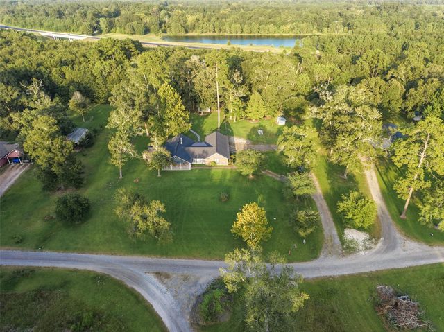 83 County Road 3189c, Cleveland, TX 77327