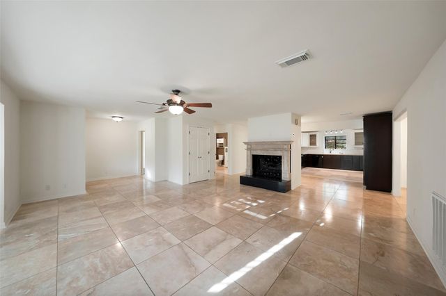 83 County Road 3189c, Cleveland, TX 77327