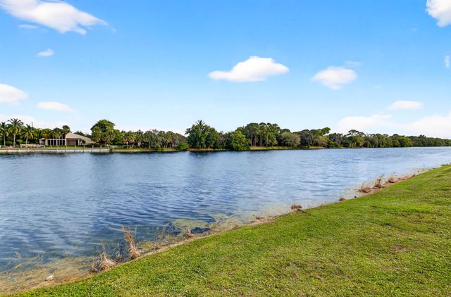 1940 SW 7th Place, Boca Raton, FL 33486