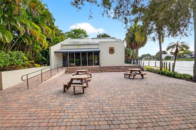 1940 SW 7th Place, Boca Raton, FL 33486