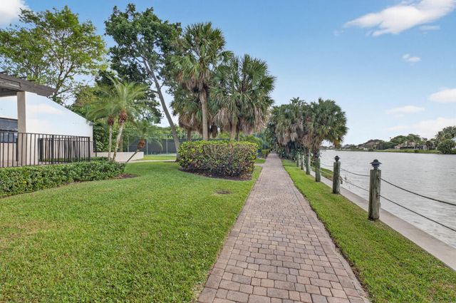 1940 SW 7th Place, Boca Raton, FL 33486