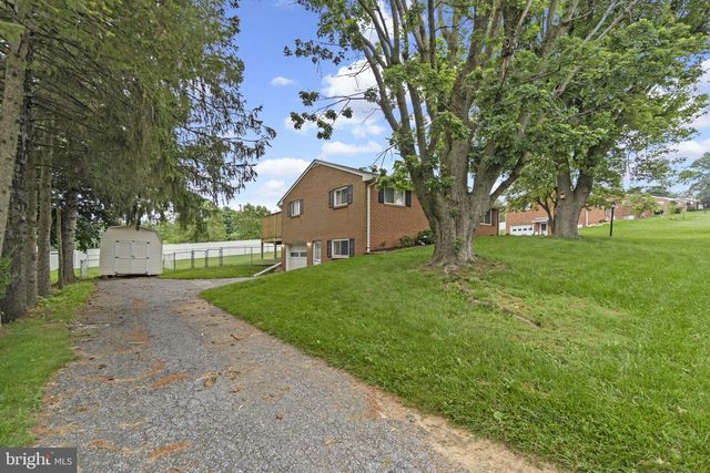 7 JONATHAN WAY, Red Lion, PA 17356