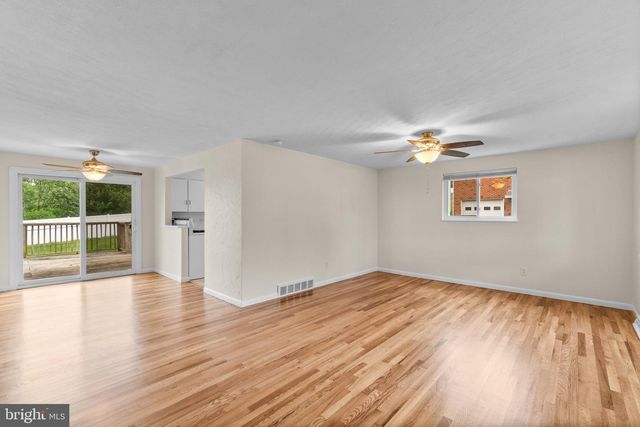 7 JONATHAN WAY, Red Lion, PA 17356