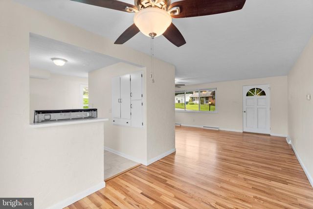 7 JONATHAN WAY, Red Lion, PA 17356