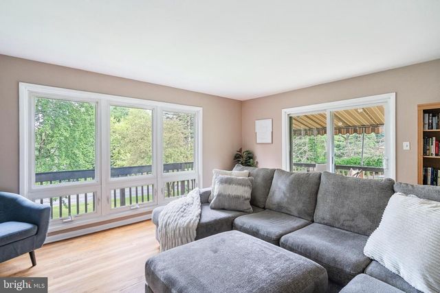 1403 BEVERLY HILLS RD, Coopersburg, PA 18036