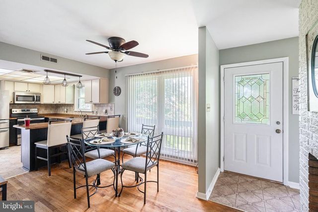 1403 BEVERLY HILLS RD, Coopersburg, PA 18036