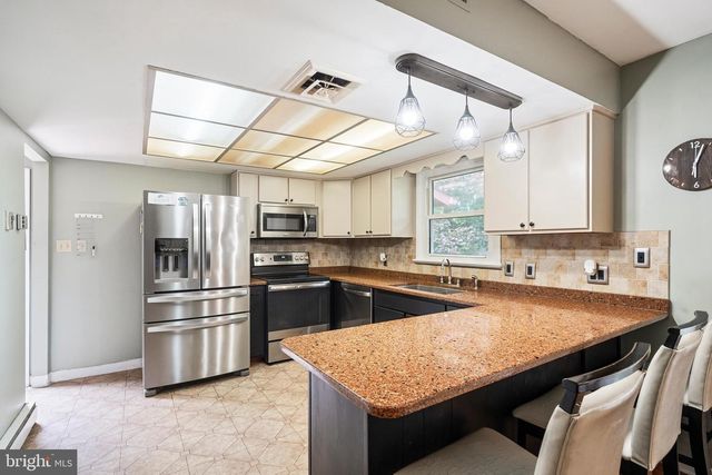 1403 BEVERLY HILLS RD, Coopersburg, PA 18036