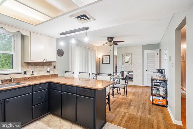 1403 BEVERLY HILLS RD, Coopersburg, PA 18036